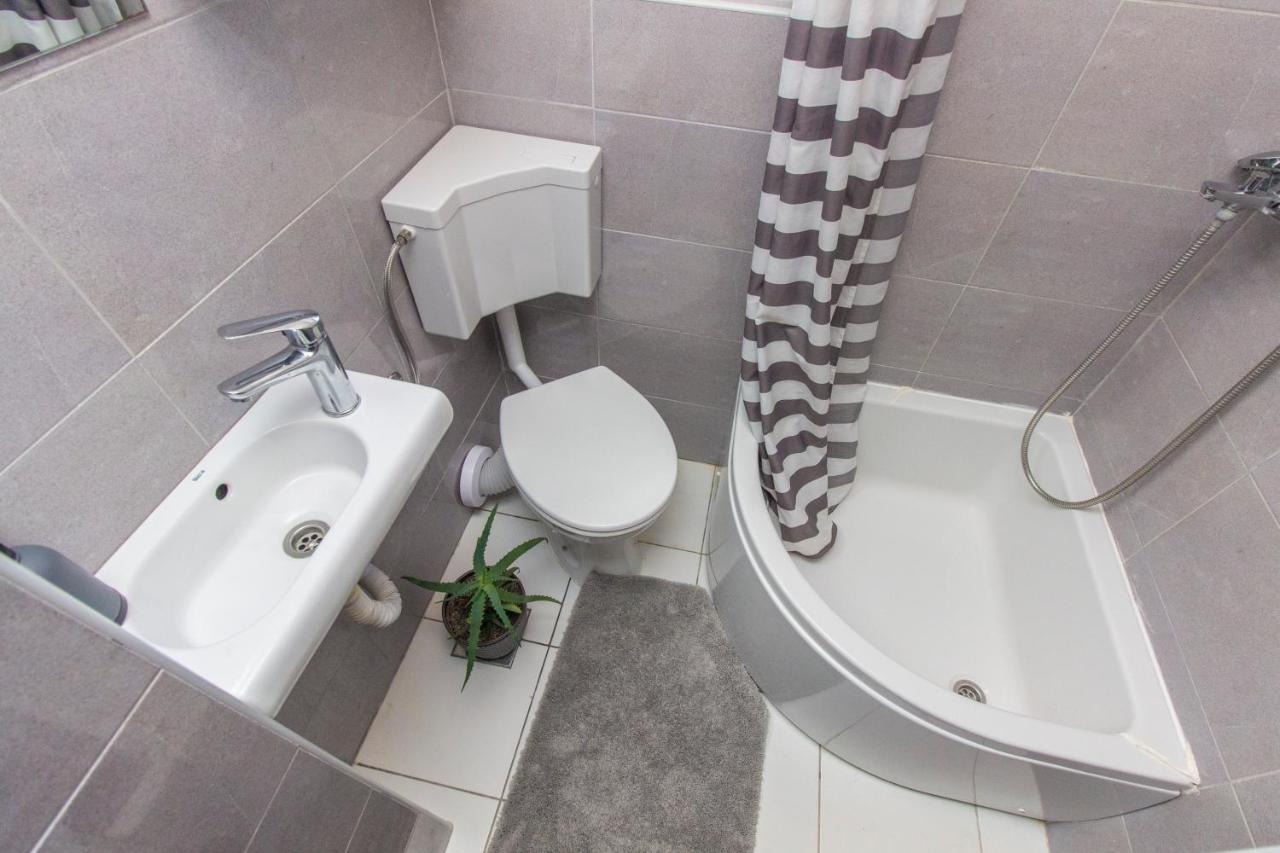 Dalmati House Hotel Brodarica  Luaran gambar